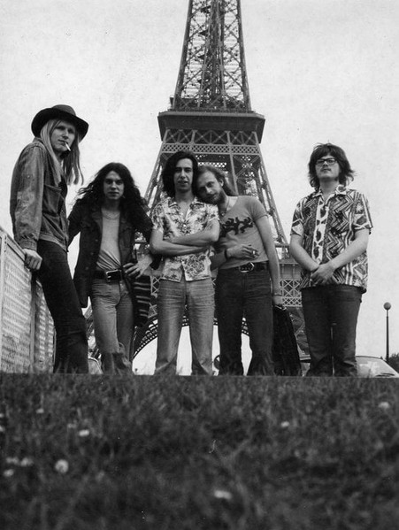 AC/DC Tours de France la bible des fans français du groupe enfin rééditée